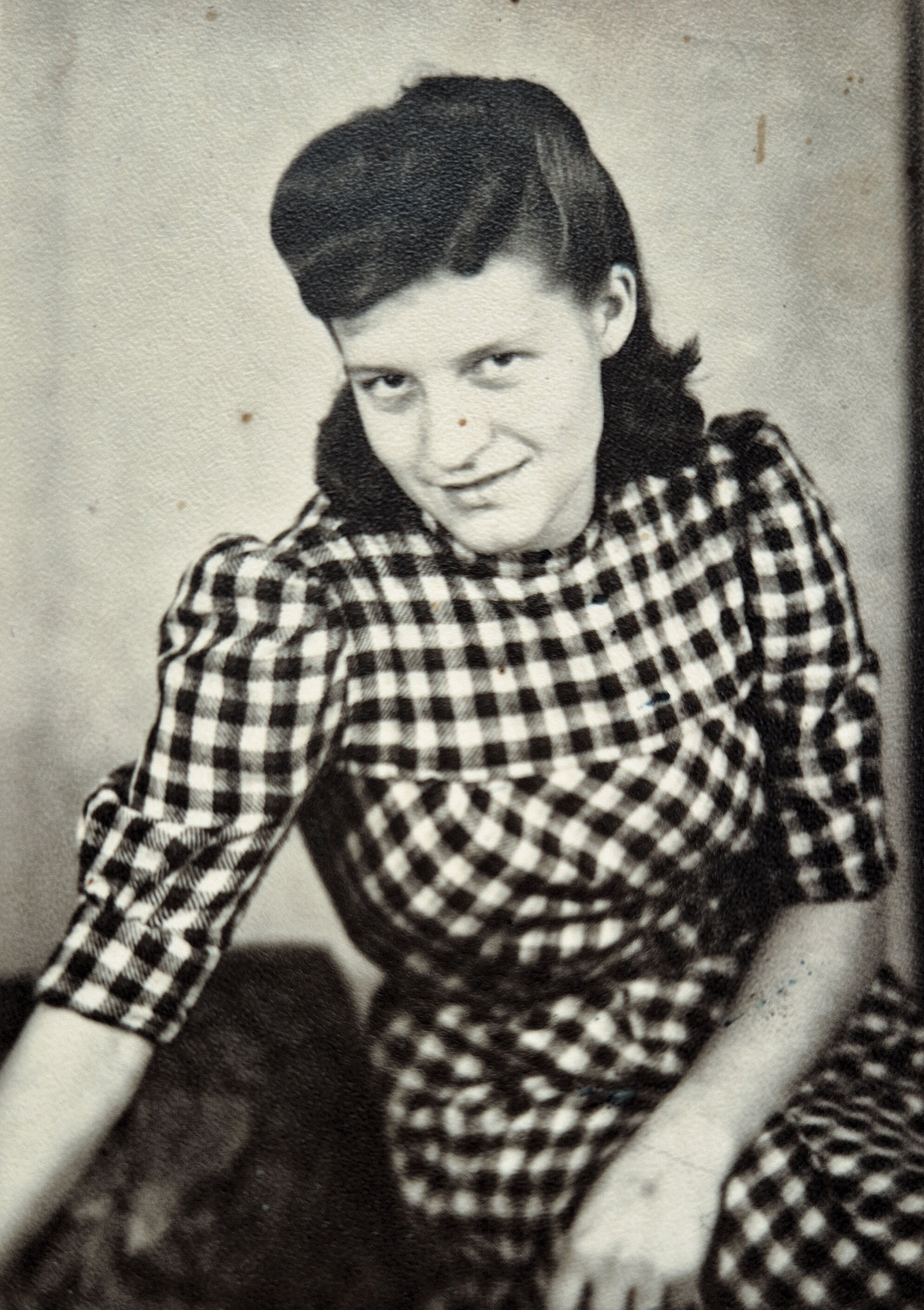 1948_Käthe Oberländer-Tante v Gitta_Photo03.jpg