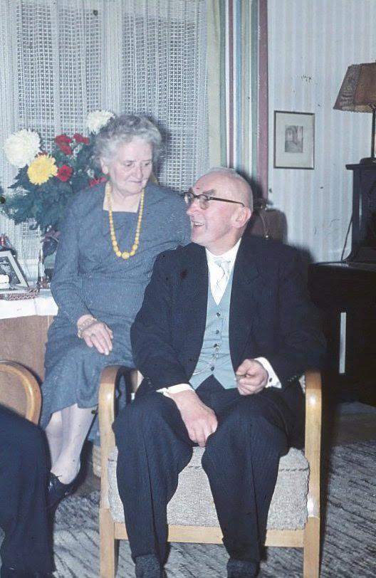 K00F2 -12 Eltern.jpg