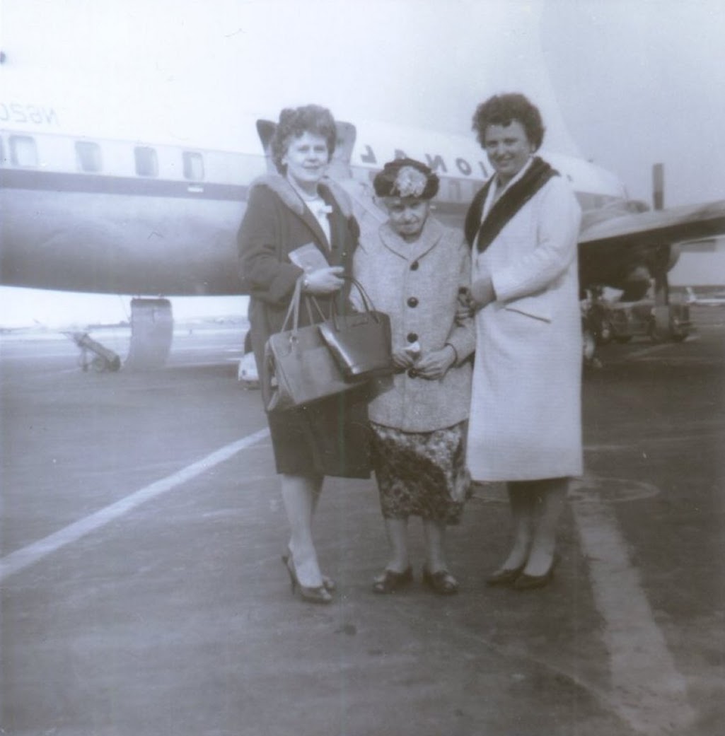 1960g_Frieda Schmieder Maria Schmieder Erna Jansen (1).jpg