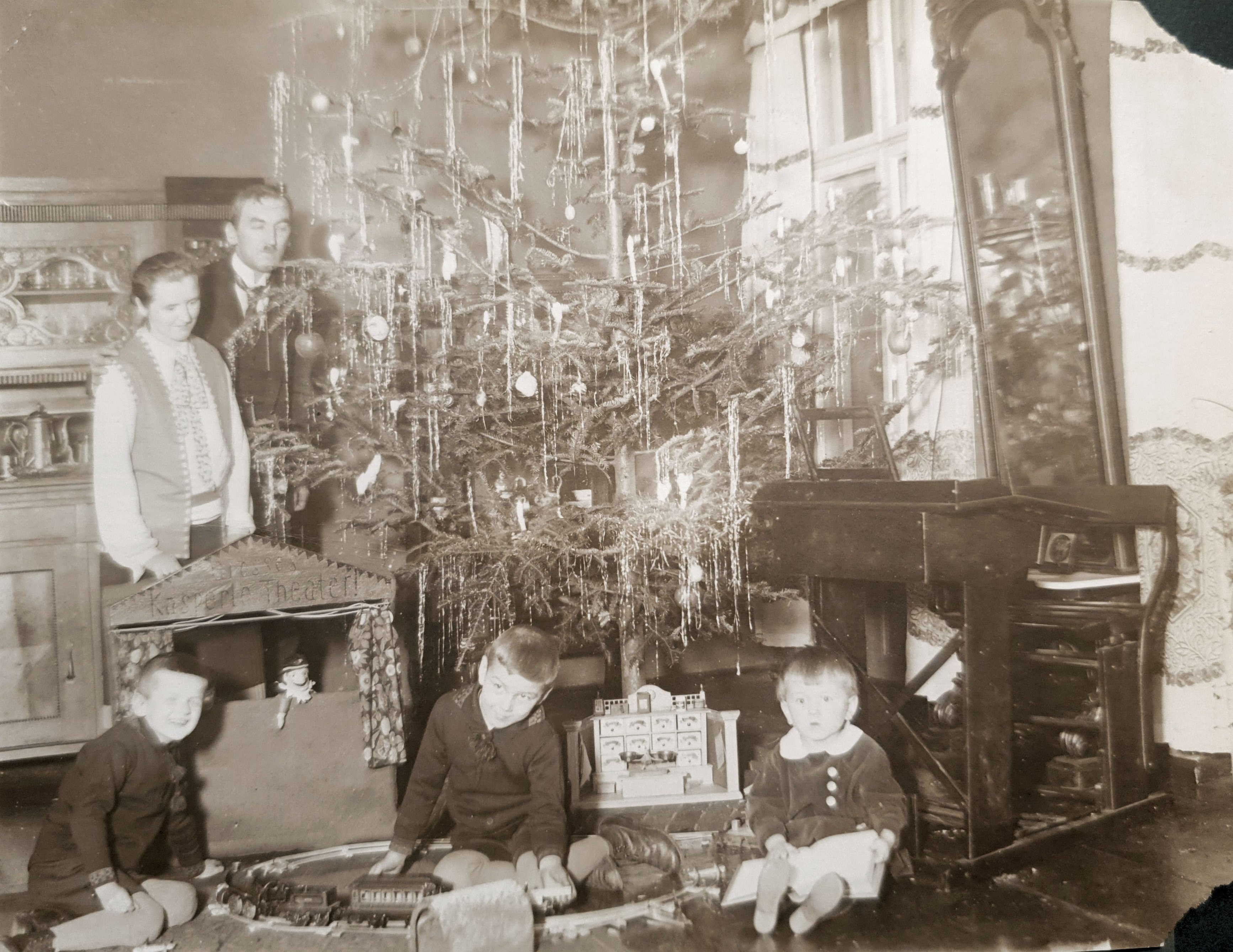 1927, Weihnachten - Familie Jaroschek